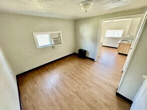 531 W 9th St in Ada, OK - Building Photo - Building Photo