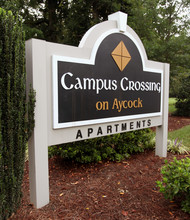 Campus Crossing South in Greensboro, NC - Foto de edificio - Building Photo