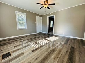 1206 Cedar Ln in Knoxville, TN - Foto de edificio - Building Photo
