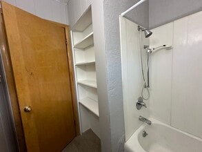 3207 Mt Vernon Rd SE in Cedar Rapids, IA - Building Photo - Building Photo