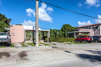 721 SW 11th St in Miami, FL - Building Photo - Building Photo