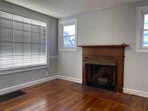 209 E Unaka Ave in Johnson City, TN - Foto de edificio - Building Photo