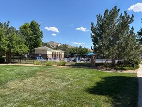 5726 N Genoa Way, Unit 10-106 in Aurora, CO - Building Photo - Building Photo