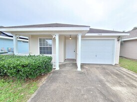 7802 Heirloom Dr in Pensacola, FL - Building Photo