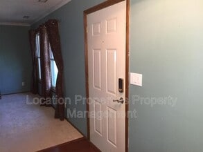 3824 Stockade Ct in Lawrence, KS - Building Photo - Building Photo