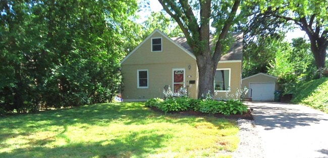 property at 3011 Quebec Ave S