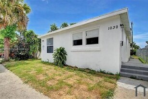 1030 18th St in West Palm Beach, FL - Building Photo
