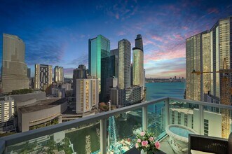 41 SE 5th St, Unit 1505 in Miami, FL - Foto de edificio - Building Photo