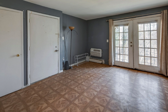 345 W Clements Bridge Rd-Unit -B12 in Runnemede, NJ - Building Photo - Building Photo
