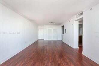 401-469 69th St in Miami, FL - Building Photo - Building Photo
