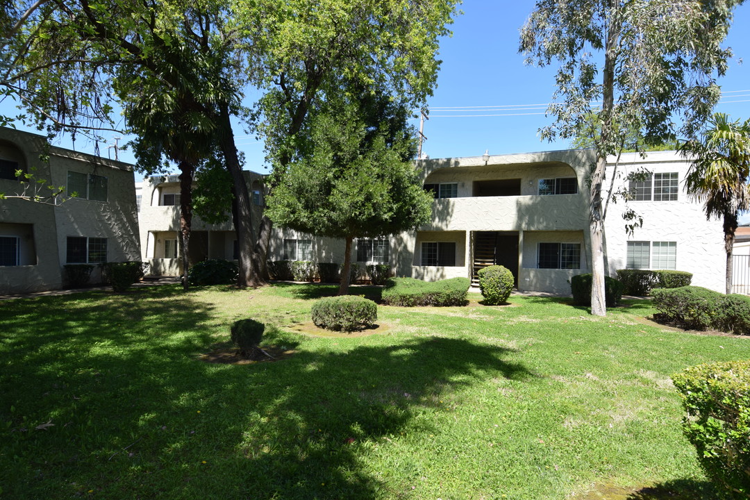 Echo Palms in Redding, CA - Building Photo