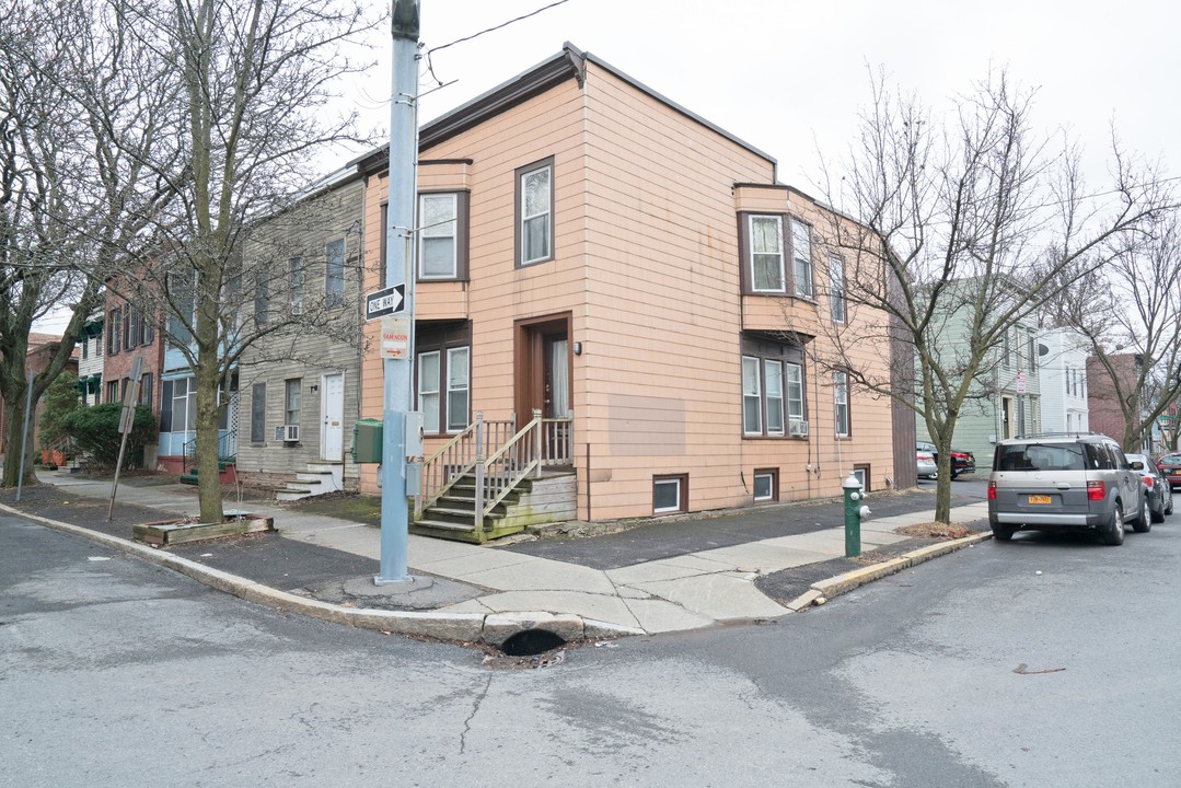 238 Elm St in Albany, NY - Foto de edificio