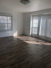 5707 San Vicente Blvd, Unit #1 in Los Angeles, CA - Foto de edificio - Building Photo