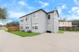 116 Marian Ave-Unit -6 in Baytown, TX - Building Photo - Building Photo