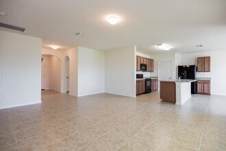 2520 SW 15th Pl in Cape Coral, FL - Building Photo - Building Photo