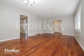 8906 W 93rd St in Overland Park, KS - Building Photo - Building Photo