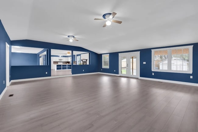 8701 Tullahoma Hwy in Estill Springs, TN - Foto de edificio - Building Photo