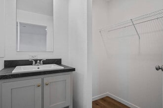 4315 N Flowing Wells Rd in Tucson, AZ - Building Photo - Building Photo