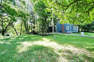 350 Old Post Rd in Marlboro, NY - Foto de edificio - Building Photo