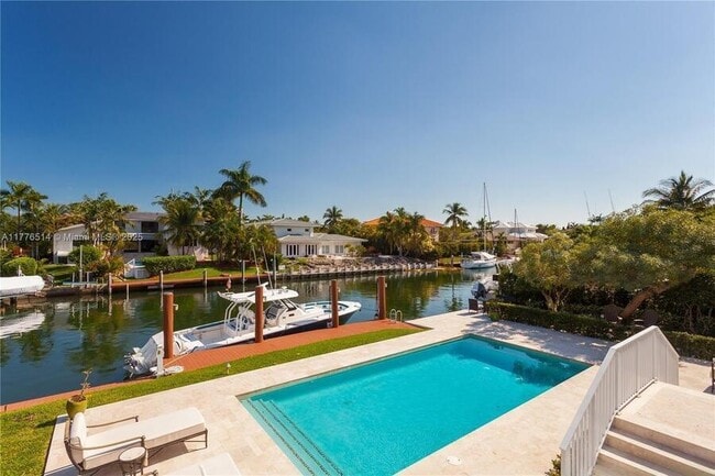 6831 Sunrise Ct in Coral Gables, FL - Building Photo - Building Photo