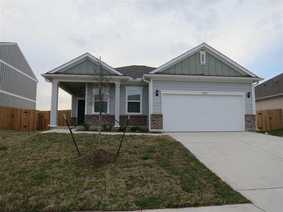 13820 Mark Christopher Wy in Manor, TX - Building Photo