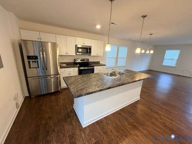 1501 Stonewall Manor Dr in Henrico, VA - Building Photo - Building Photo