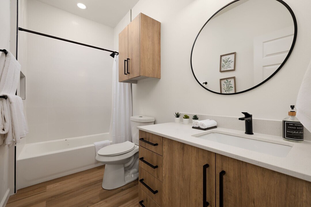 8101 N 23rd St in McAllen, TX - Building Photo