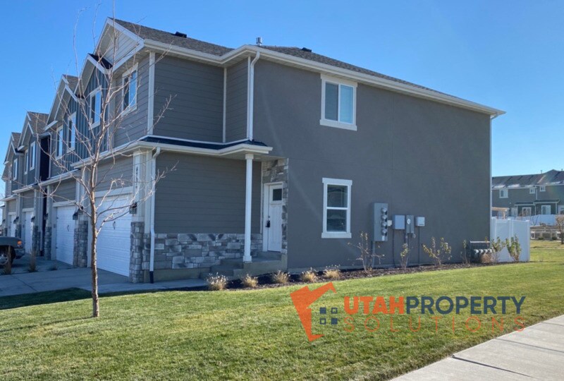 4798 Breezy Patch Rd in Eagle Mountain, UT - Building Photo