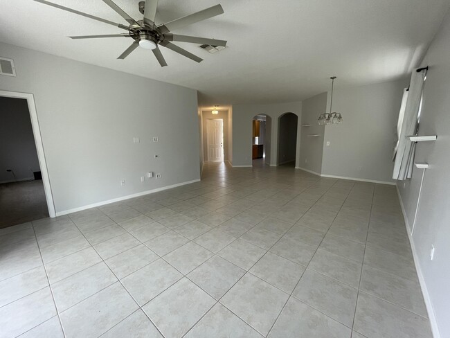 9558 SW Flowermound Cir in Port St. Lucie, FL - Building Photo - Building Photo