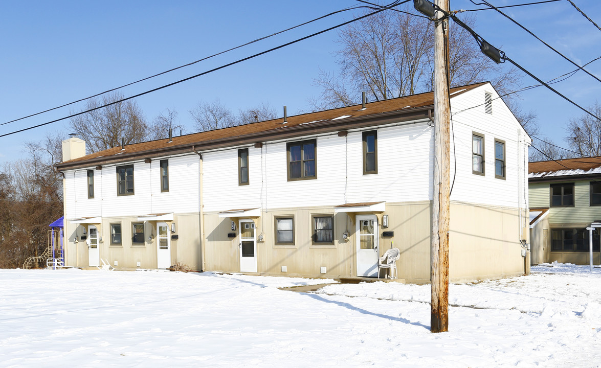 Linmar Terrace in Aliquippa, PA - Building Photo