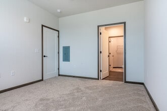 Residences at DeForest Yards in Deforest, WI - Foto de edificio - Interior Photo