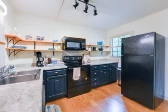1212 Tung Hill Dr in Tallahassee, FL - Building Photo - Building Photo