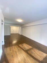 157 E 57th St, Unit 7C in New York, NY - Foto de edificio - Building Photo