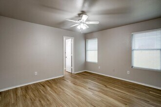 2616 Castle Pines Dr in Burleson, TX - Building Photo - Building Photo