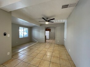 Paradise Valley Apartments in Phoenix, AZ - Foto de edificio - Interior Photo