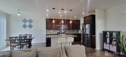 2 Marigold Way in Monroe Township, NJ - Building Photo - Building Photo