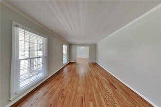 210 Weatherstone Pkwy in Marietta, GA - Building Photo - Building Photo