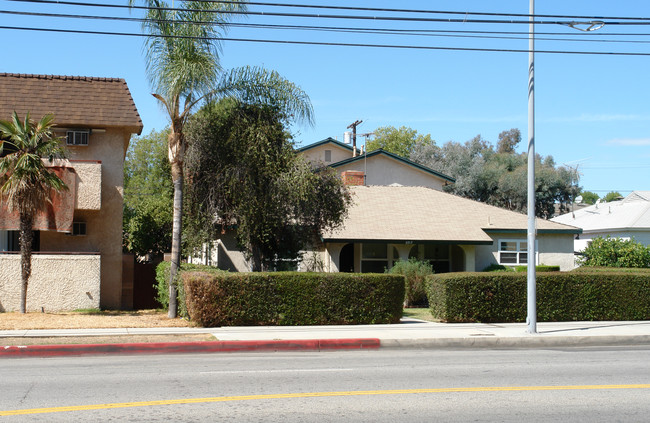 6213 Whitsett Ave in North Hollywood, CA - Building Photo - Building Photo