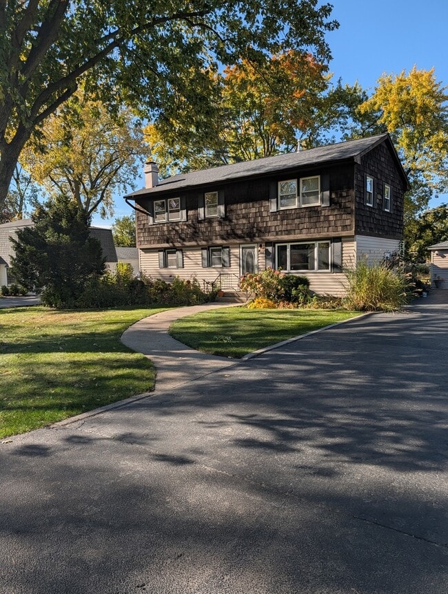 property at 324 Sunrise Ave