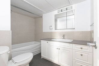 Parkview Apartments in Westmount, QC - Building Photo - Building Photo