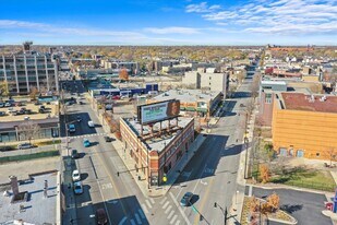 3906 W Belmont Ave, Unit 4 in Chicago, IL - Building Photo