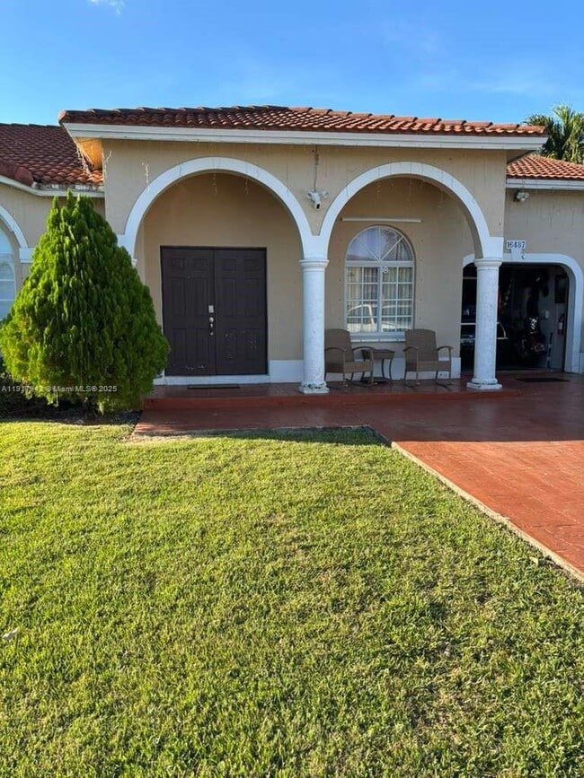 16487 SW 56th Terrace in Miami, FL - Building Photo - Building Photo