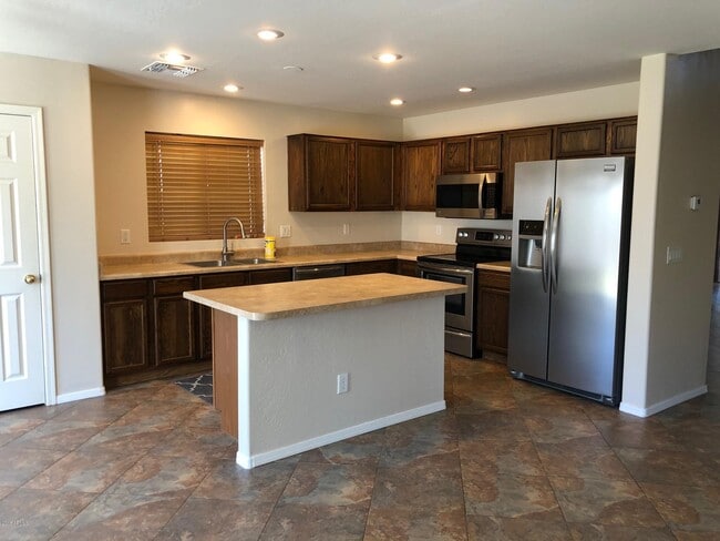 12376 W Devonshire Ave in Avondale, AZ - Building Photo - Building Photo