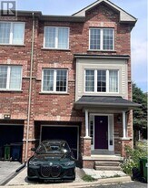 27 Frost King Ln in Toronto, ON - Building Photo