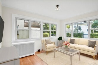 506 Siwanoy Pl in Pelham Manor, NY - Building Photo - Building Photo
