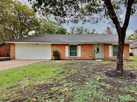 10527 Mills Walk Dr in Houston, TX - Building Photo