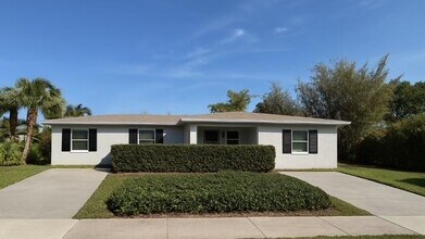 524 Eastwind Dr in North Palm Beach, FL - Building Photo - Building Photo