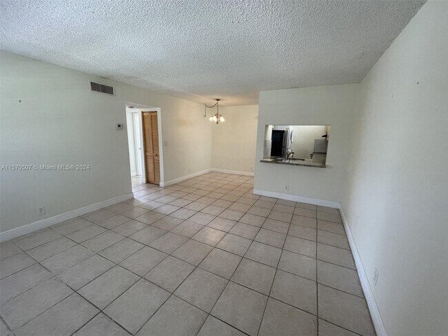 2642 Riverside Dr, Unit 2642 in Coral Springs, FL - Building Photo - Building Photo