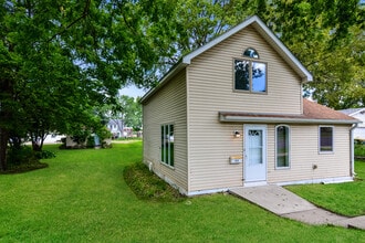 123 4th Ave E in Shakopee, MN - Foto de edificio - Building Photo