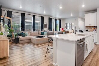 18320 E Mississippi Ave in Aurora, CO - Building Photo - Building Photo
